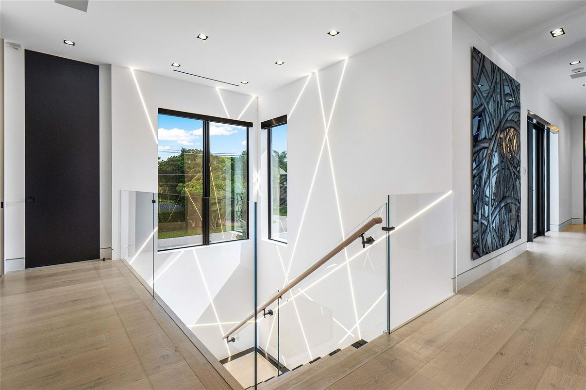 Interior, Recessed Lighting, Wood Texture Flooring