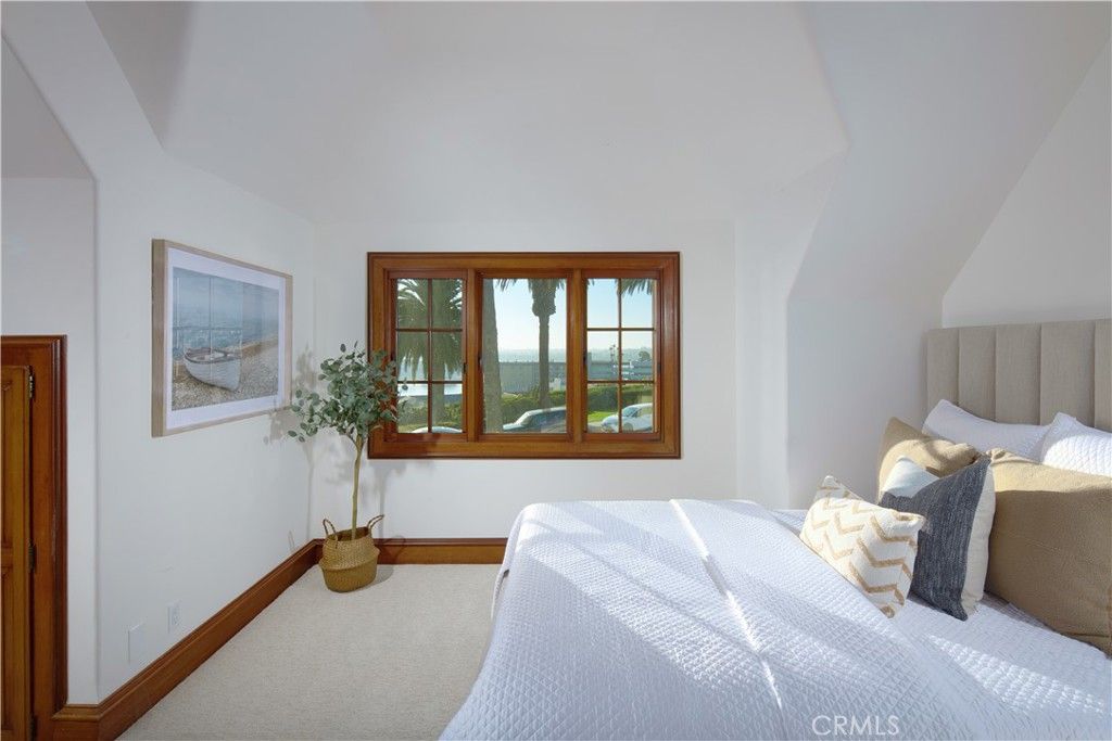 Bedroom, Interior, Water