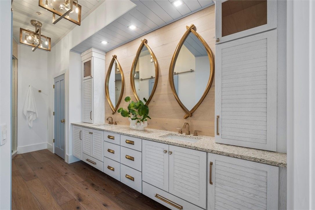 Bathroom, Dual Sink Vanities, Interior, Pendant Lights, Recessed Lighting, Wood Texture Flooring