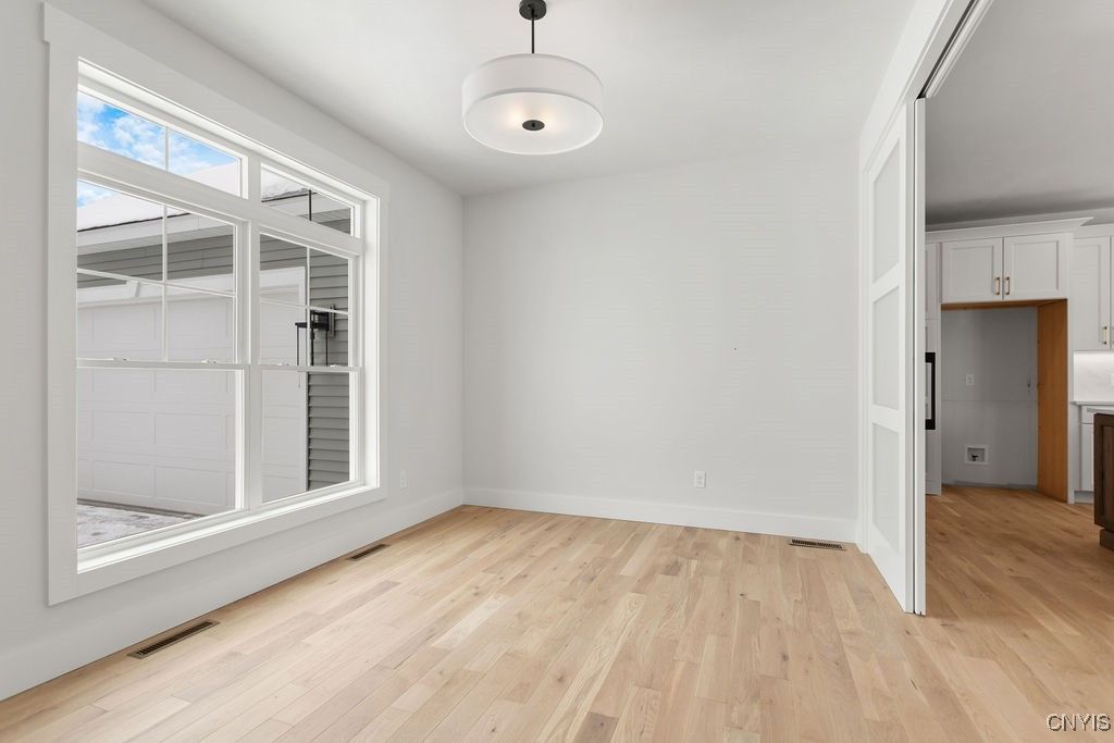 Empty room, Interior, Pendant Lights, Wood Texture Flooring