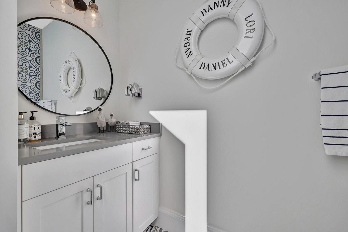 Bathroom, Dual Sink Vanities, Interior