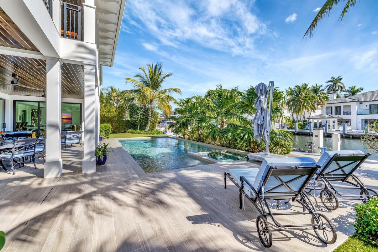 Exterior, Pool, Water