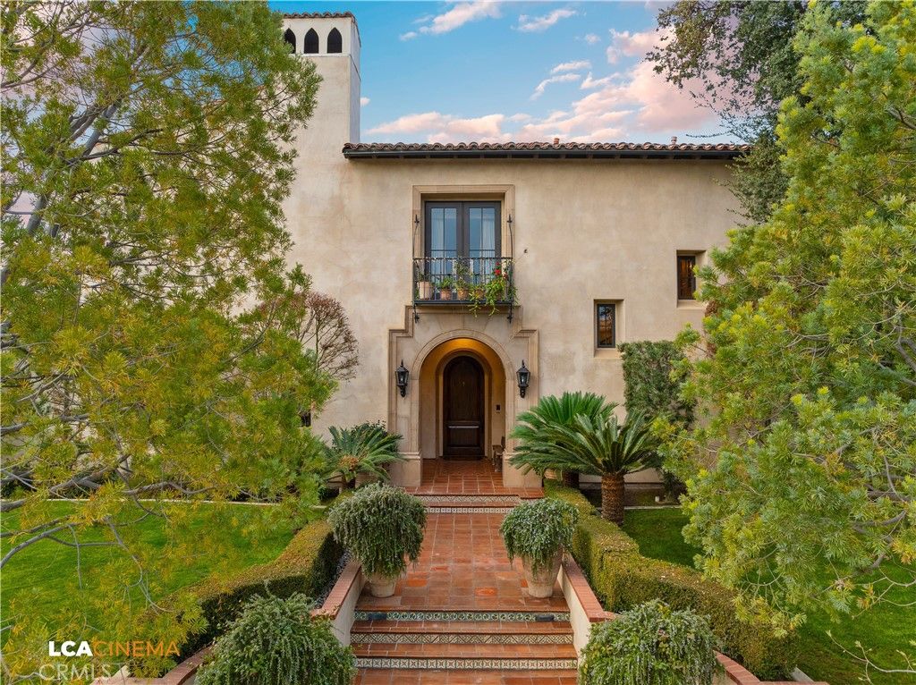 Exterior, Facade, Spanish Mediterranean