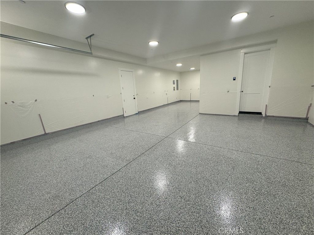 Garage, Interior, Recessed Lighting