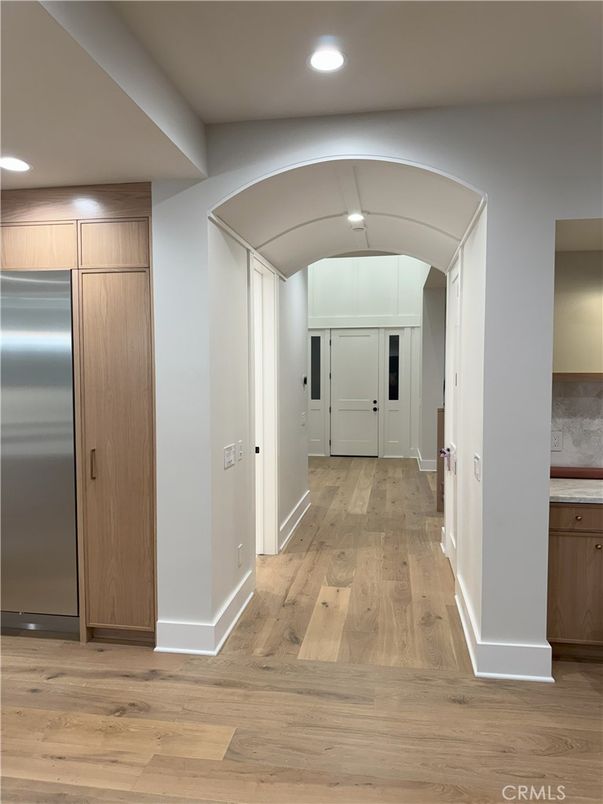 Interior, Recessed Lighting, Wood Texture Flooring