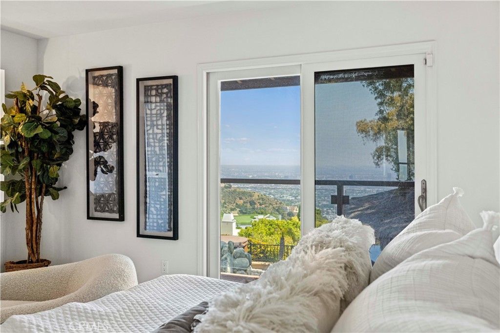 Bedroom, Interior, Water
