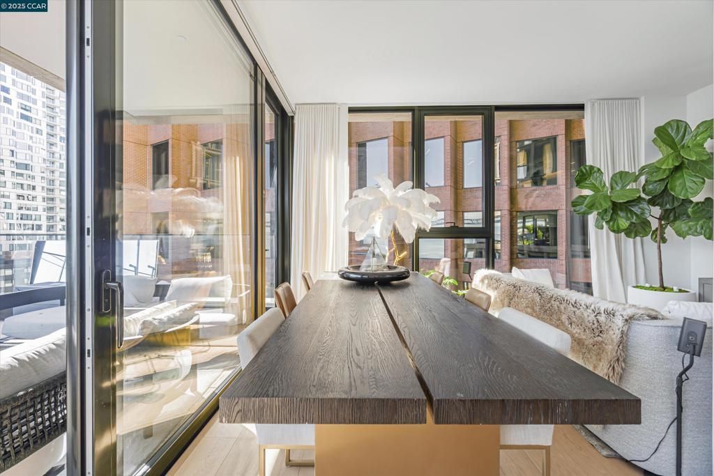 Dining room, Interior