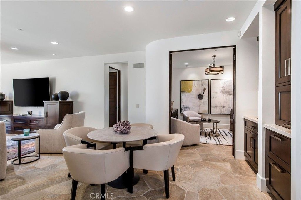 Dining room, Interior, Living room, Pendant Lights, Recessed Lighting