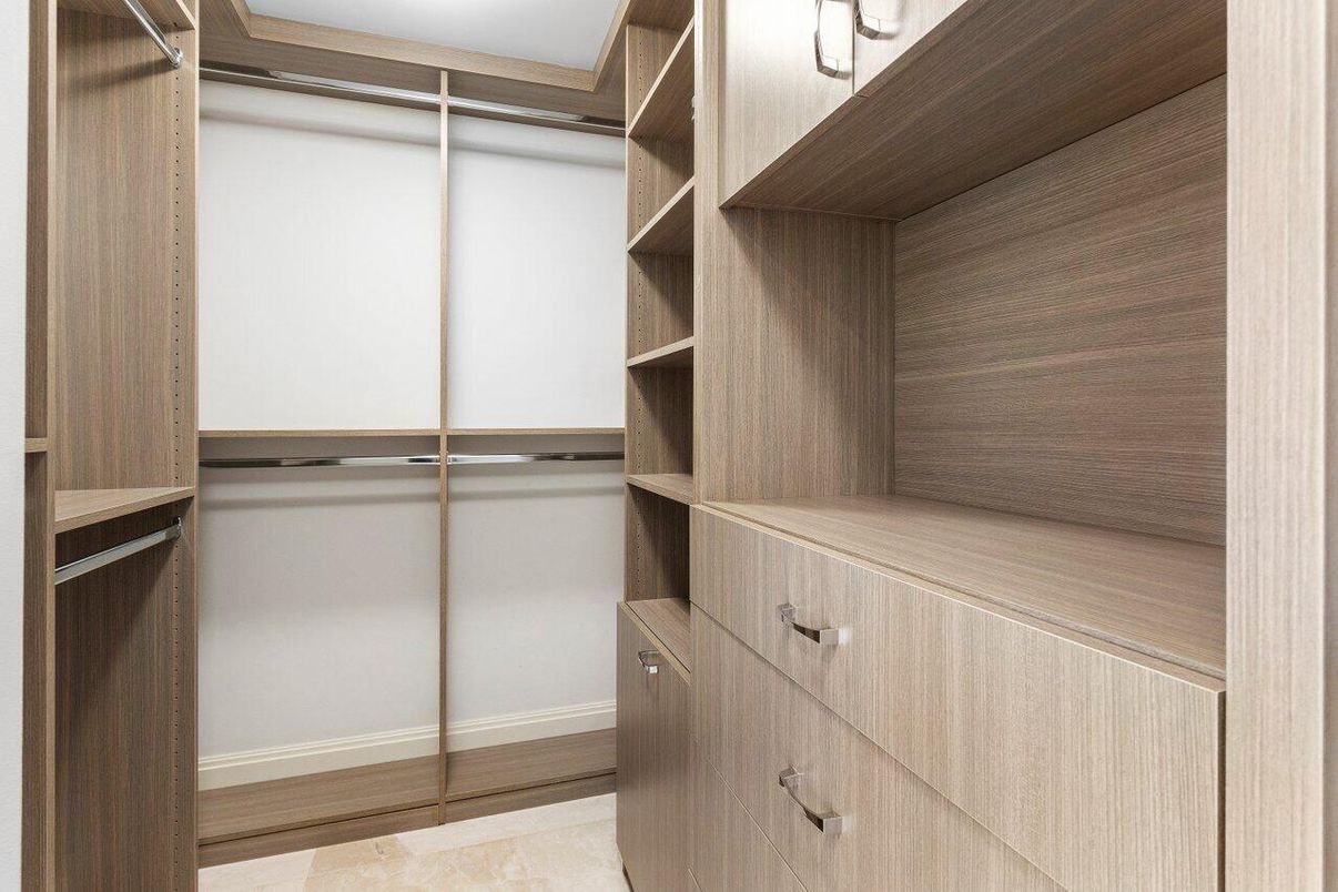 Interior, Walk-in Closets