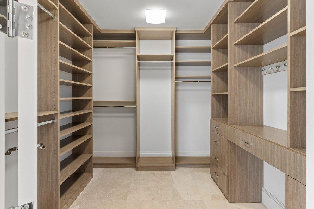 Interior, Walk-in Closets