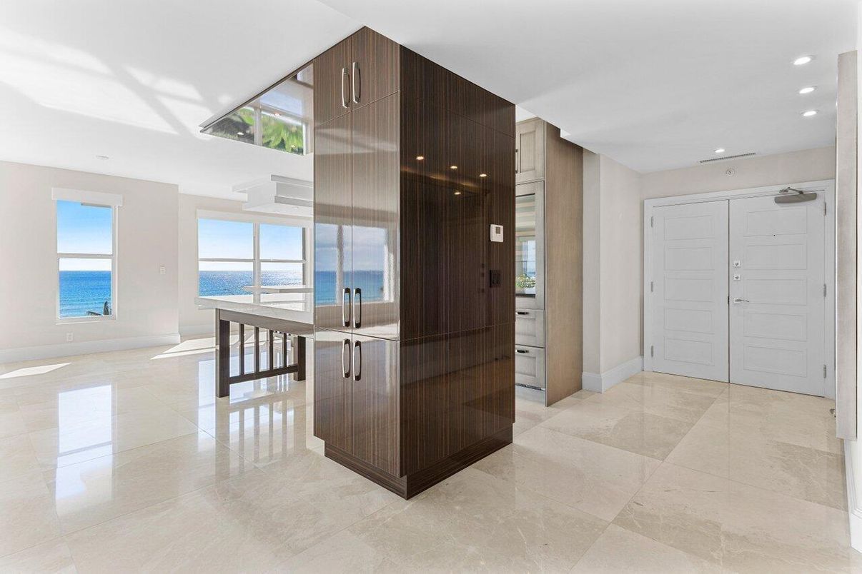 Interior, Recessed Lighting, Water
