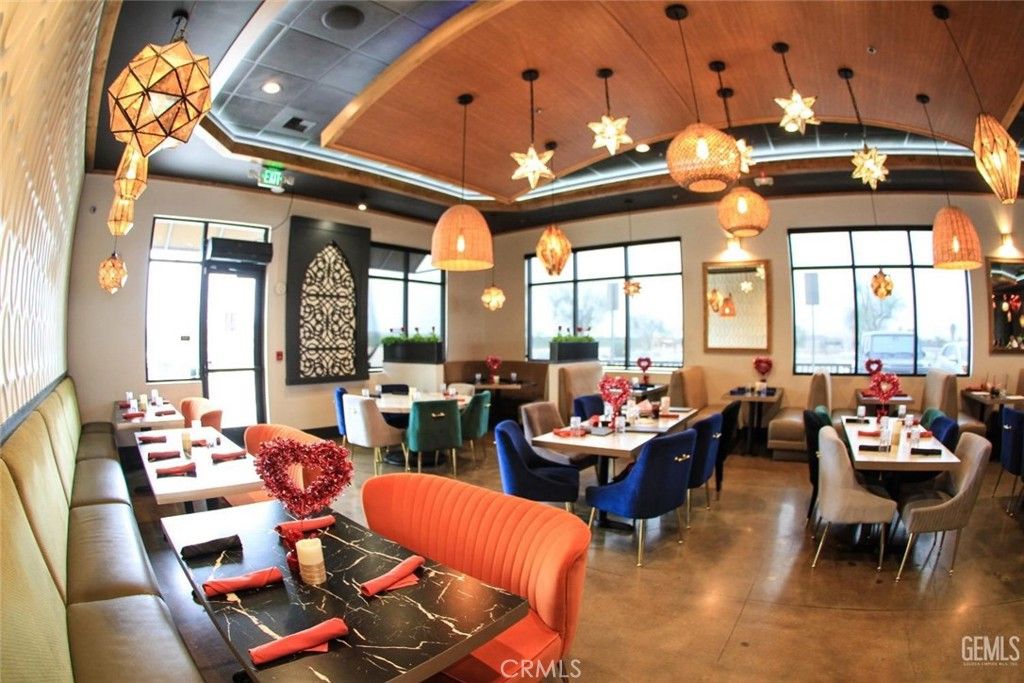 Dining room, Interior, Pendant Lights, Recessed Lighting