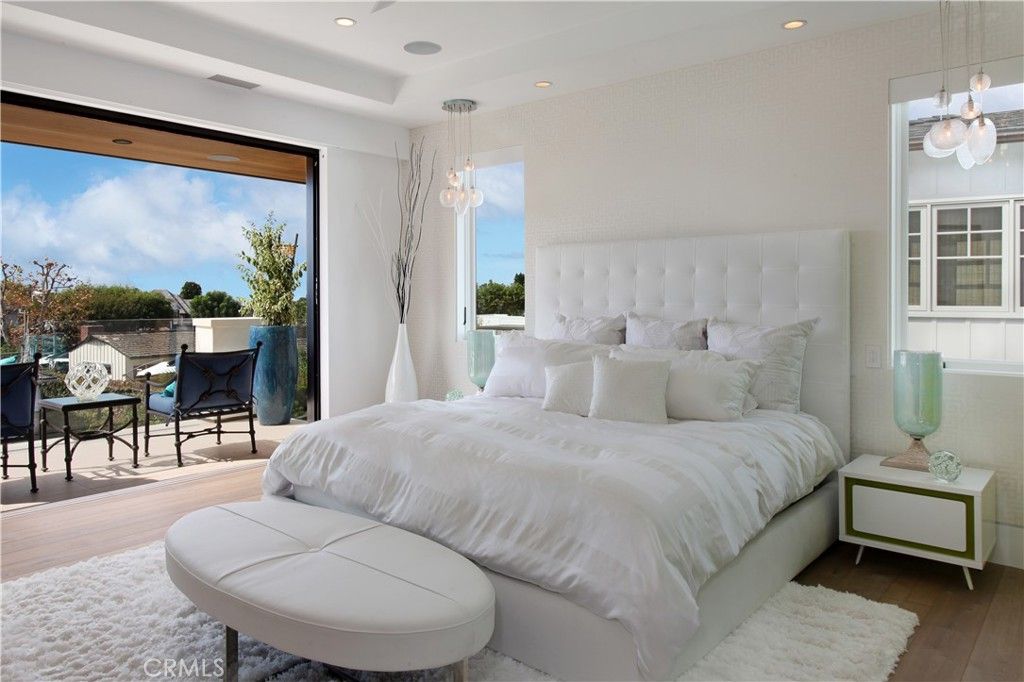Bedroom, Interior, Pendant Lights, Recessed Lighting, Wood Texture Flooring