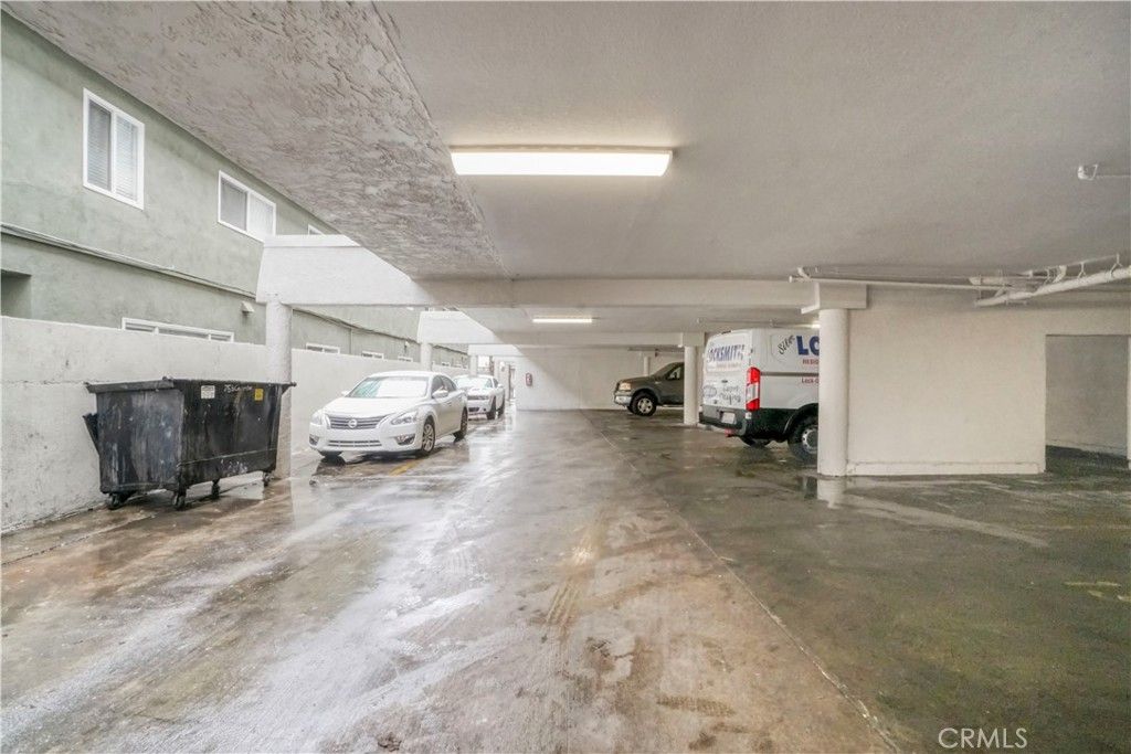 Garage, Interior