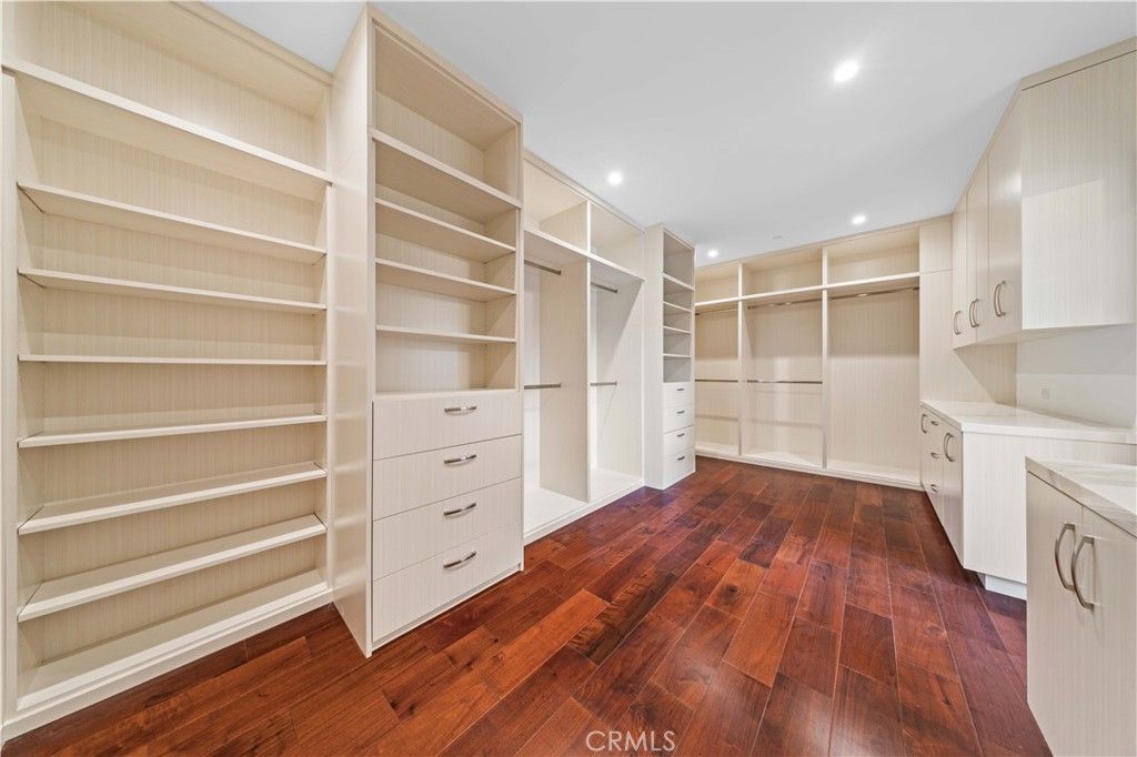 Interior, Recessed Lighting, Walk-in Closets, Wood Texture Flooring