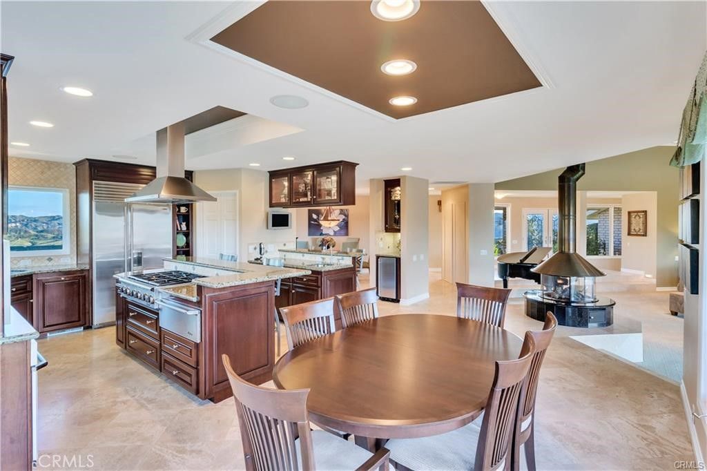 Dining room, Interior, Kitchen, Recessed Lighting, Stainless Steel Appliances