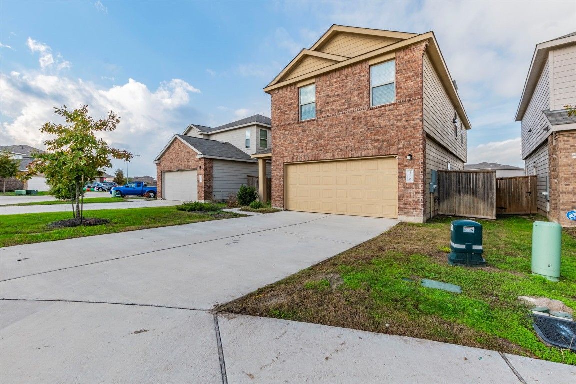 Detached Garage, Exterior