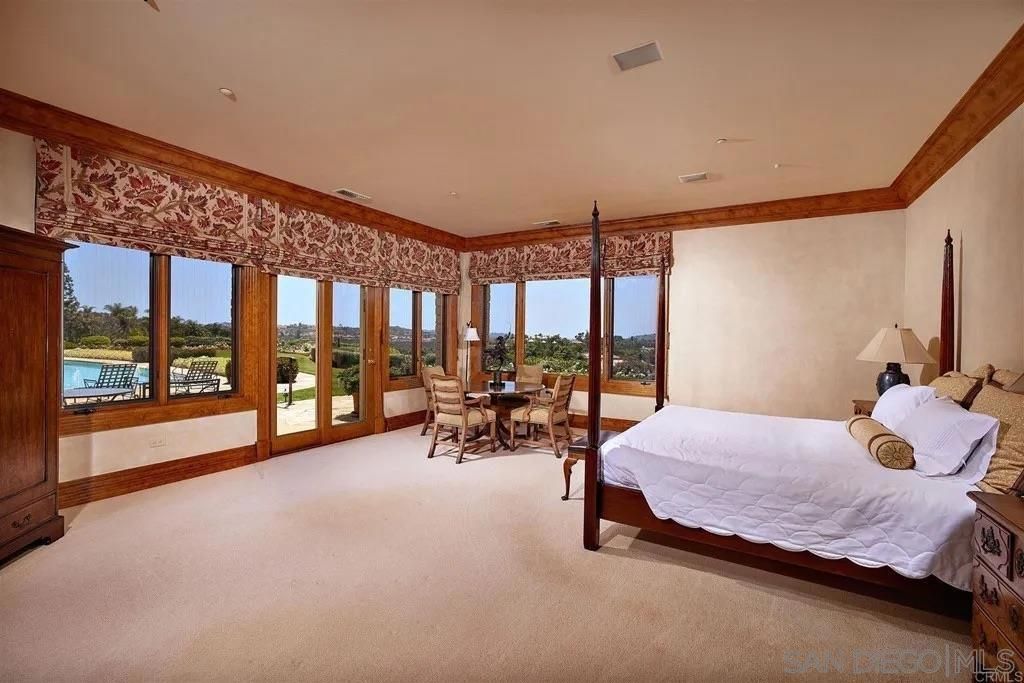 Bedroom, Dining room, Interior, Recessed Lighting