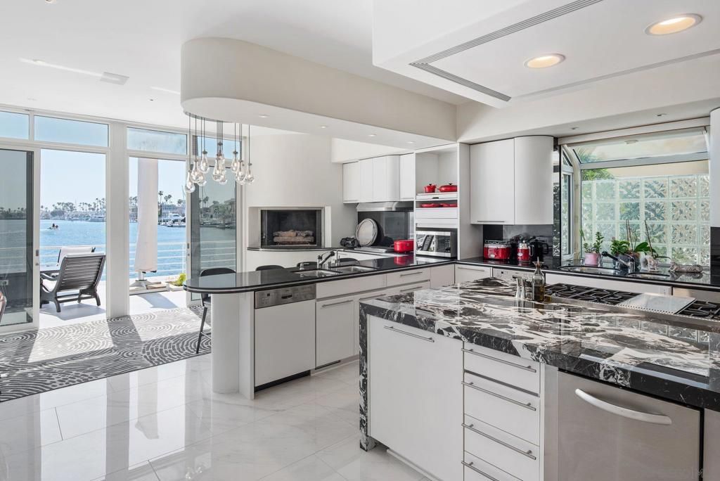 Dining room, Interior, Kitchen, Pendant Lights, Recessed Lighting, Stainless Steel Appliances, Water