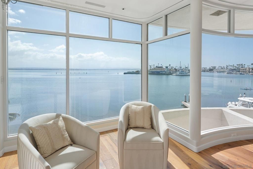 Interior, Sun Room, Water, Wood Texture Flooring