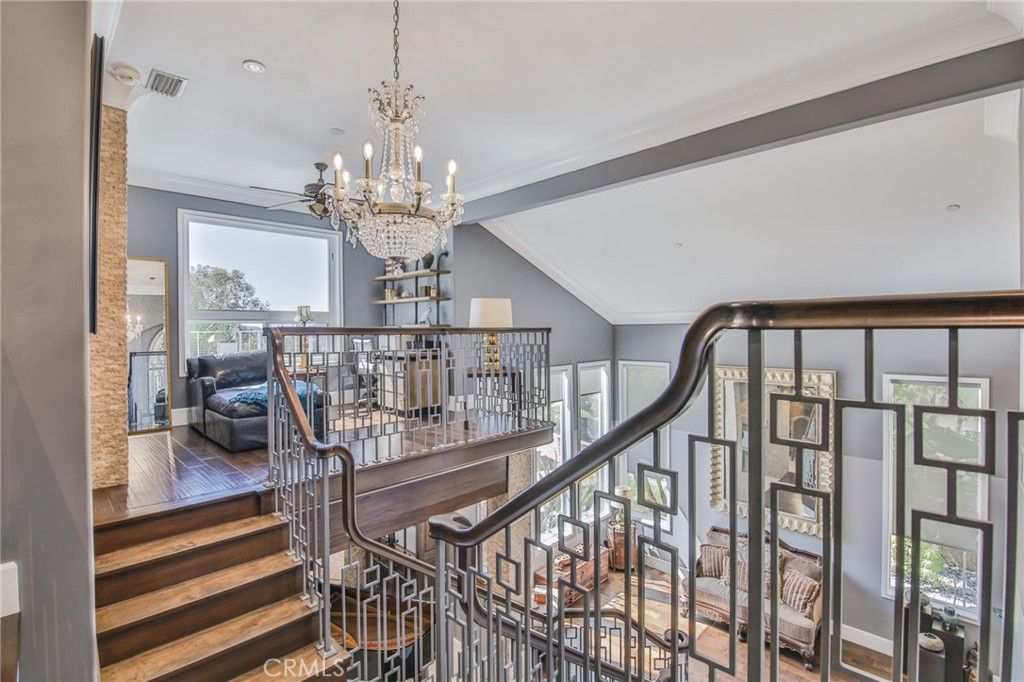 Chandelier, Dining room, Interior, Recessed Lighting, Wood Texture Flooring