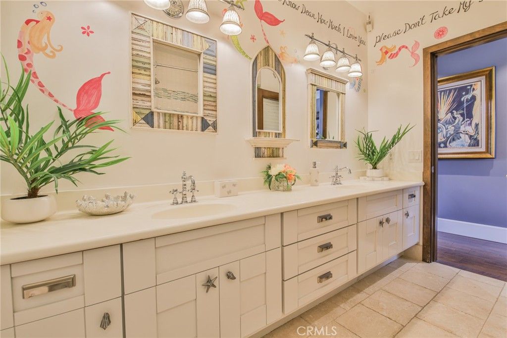 Bathroom, Dual Sink Vanities, Interior, Wood Texture Flooring