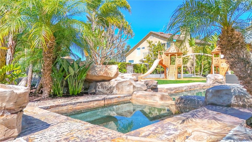 Exterior, Playground, Pool