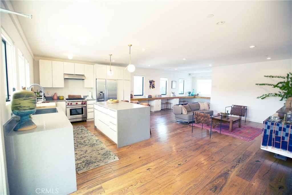 Interior, Kitchen, Living room, Pendant Lights, Recessed Lighting, Stainless Steel Appliances, Wood Texture Flooring