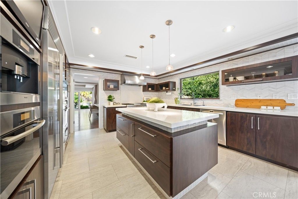 Interior, Kitchen, Pendant Lights, Recessed Lighting, Stainless Steel Appliances