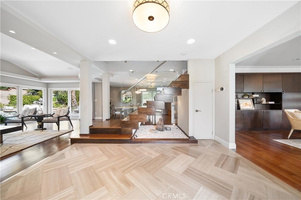 Interior, Recessed Lighting, Wood Texture Flooring