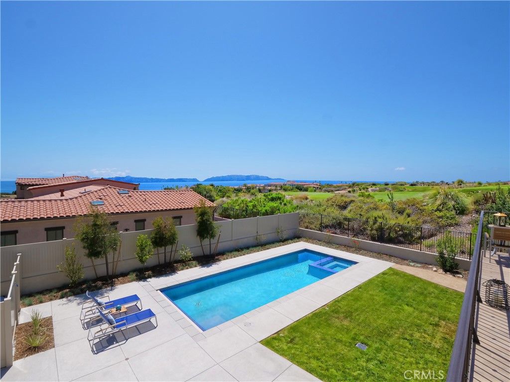 Exterior, Pool, Water