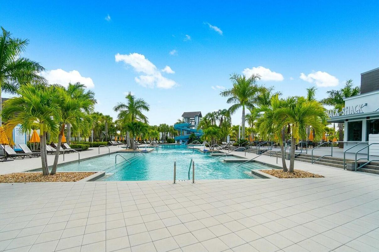Exterior, Pool