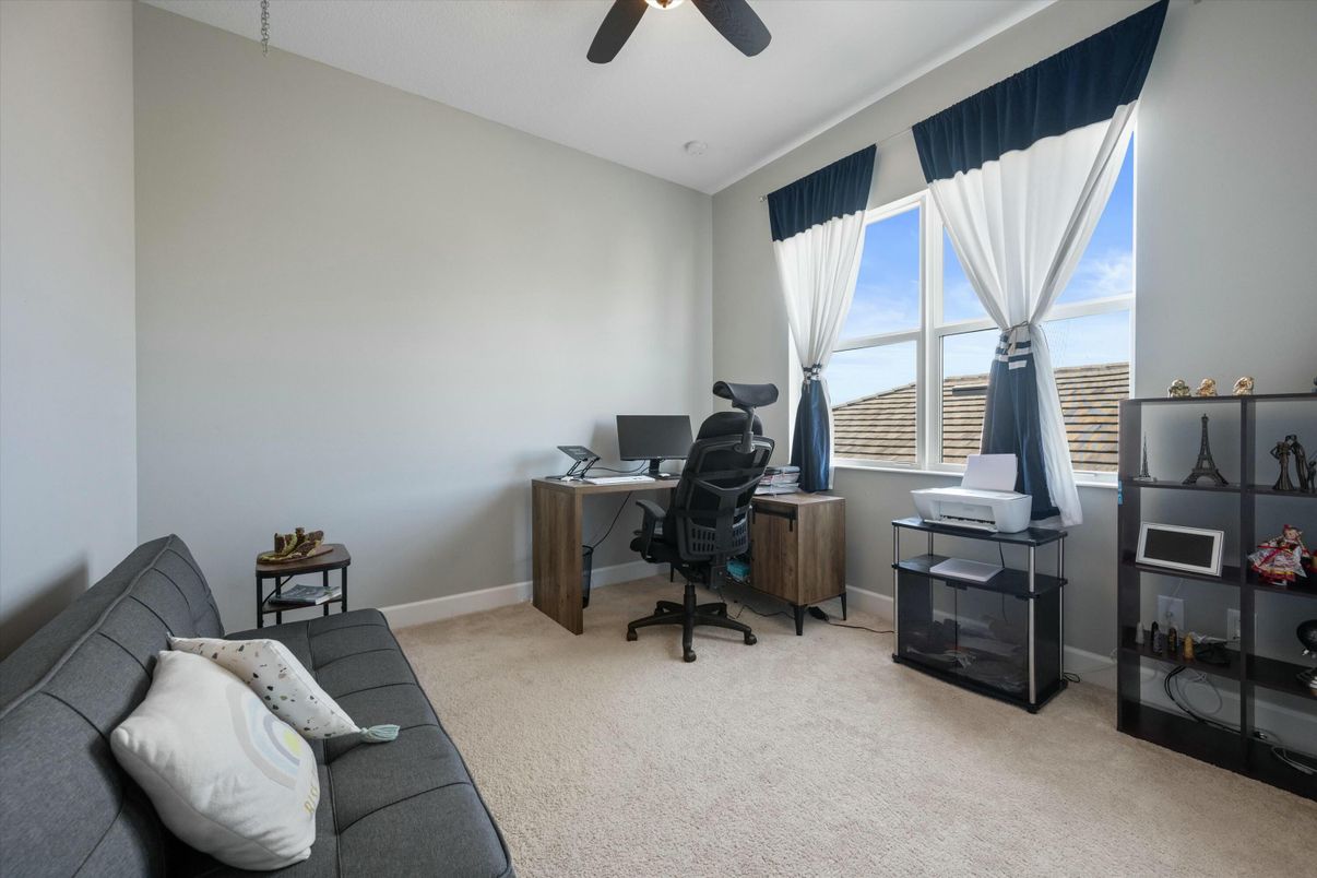 Home Office, Interior