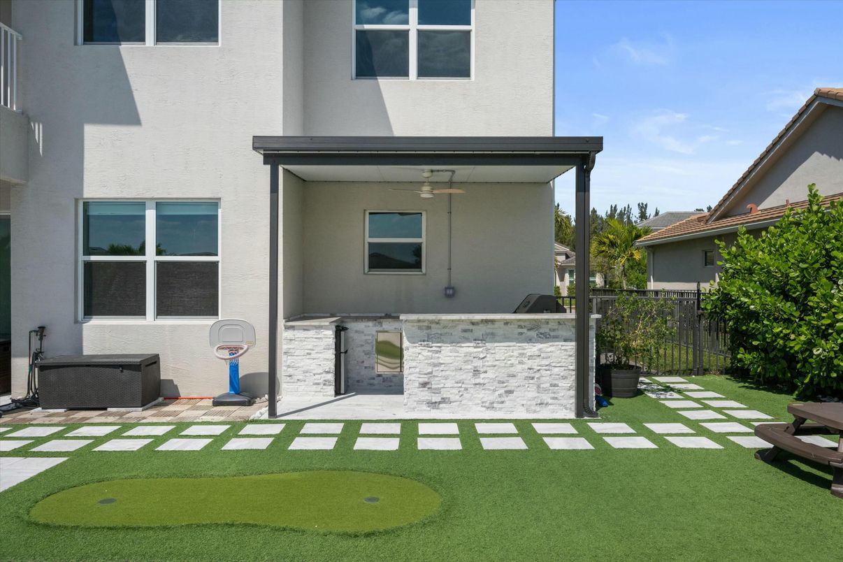 Backyard, Exterior