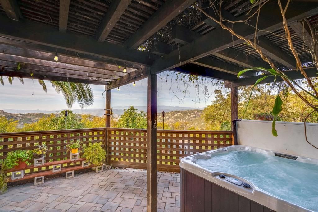 Exterior, Hot Tub