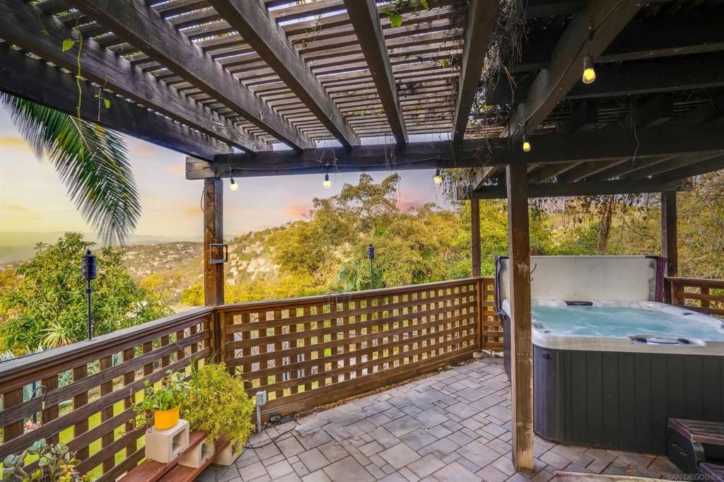 Exterior, Hot Tub