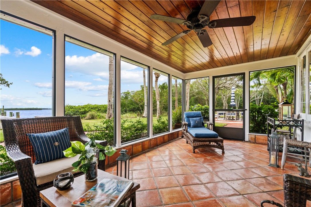 Interior, Sun Room, Water, Wooden Ceilings