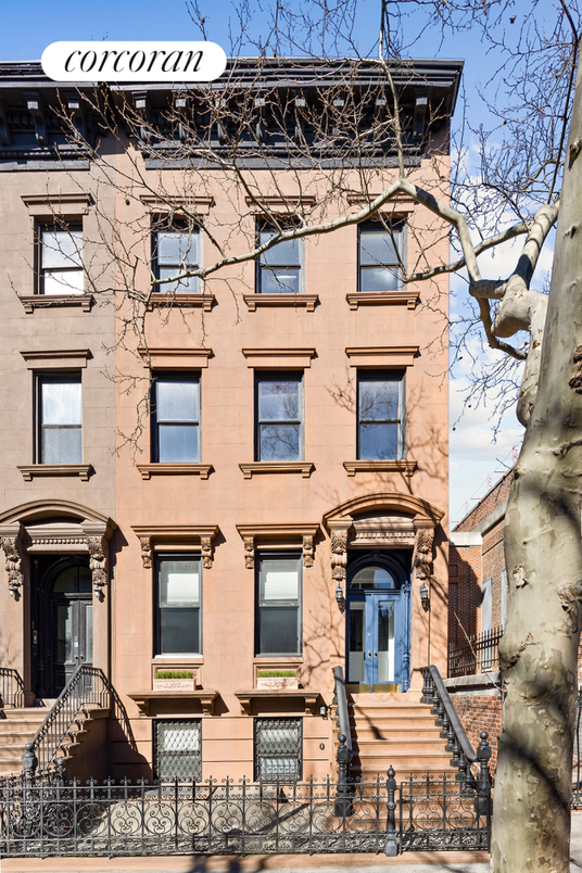 Exterior, Facade, Brownstone