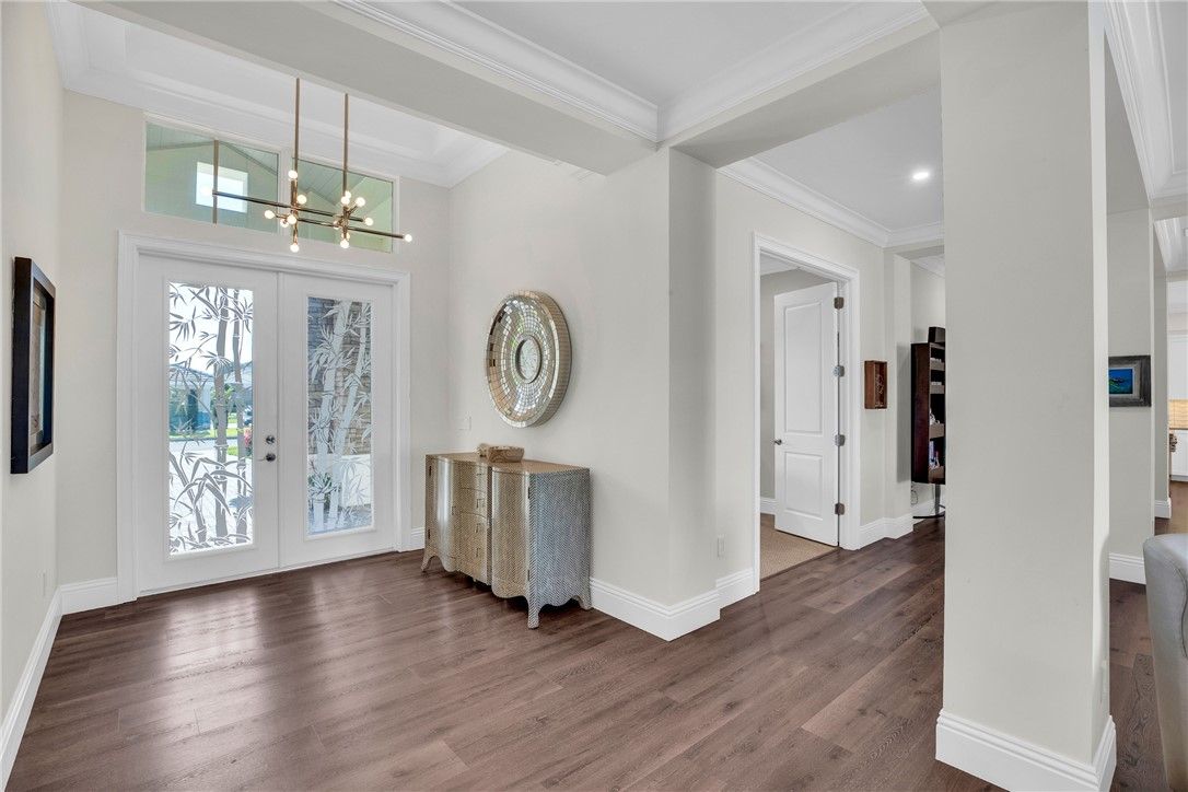 Interior, Pendant Lights, Recessed Lighting, Wood Texture Flooring