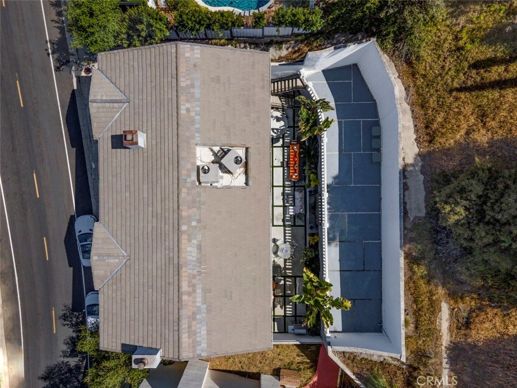Exterior, Drone