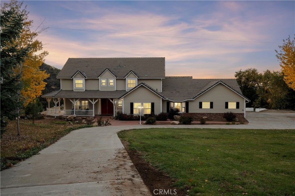 Backyard, Exterior, Facade, Farmhouse
