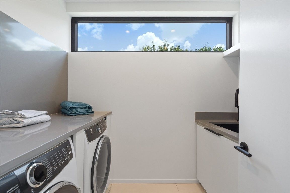 Interior, Washer