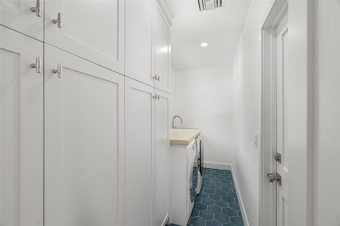 Interior, Recessed Lighting, Washer