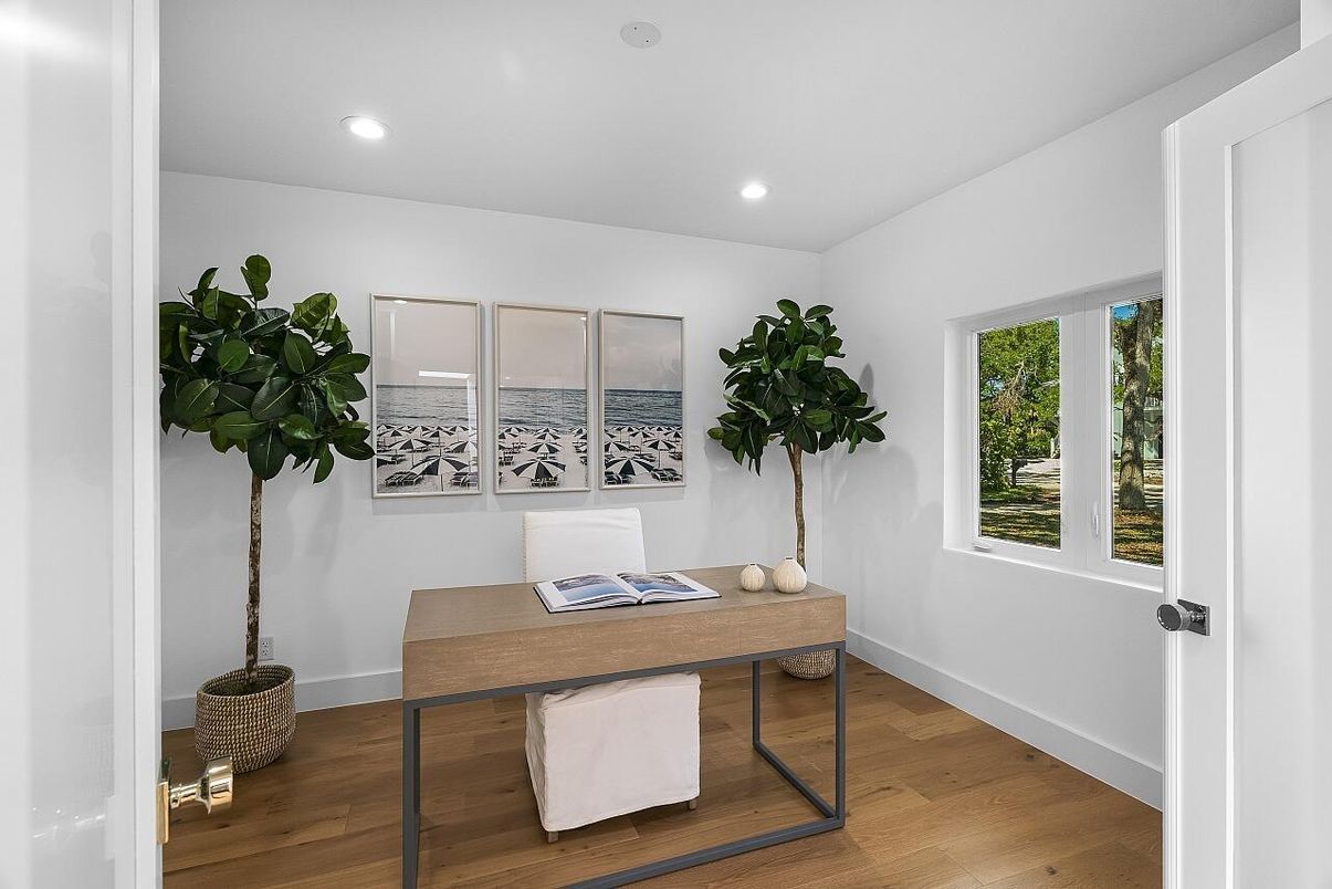 Home Office, Interior, Recessed Lighting, Wood Texture Flooring