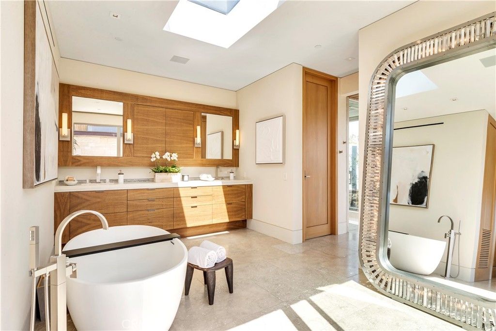 Bathroom, Dual Sink Vanities, Free Standing Baths, Interior, Recessed Lighting