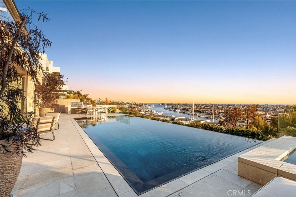 Exterior, Pool, Water