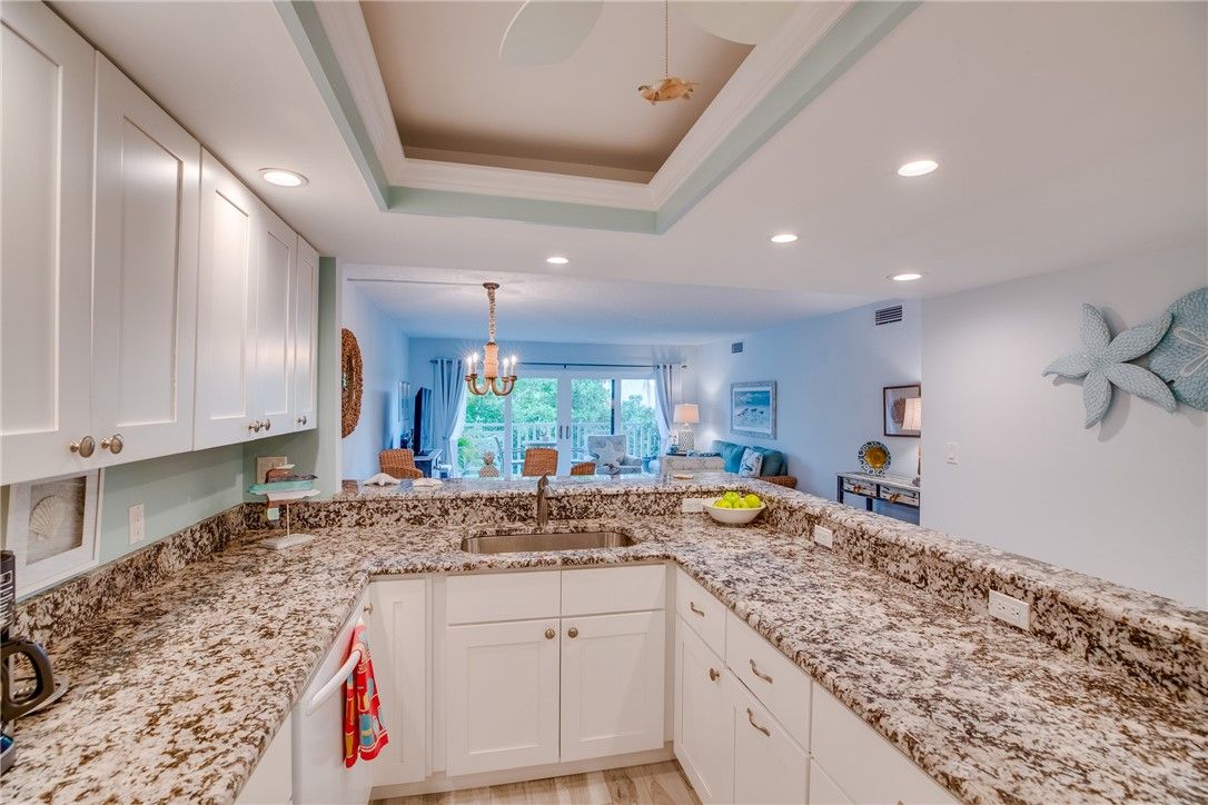 Chandelier, Dining room, Interior, Recessed Lighting
