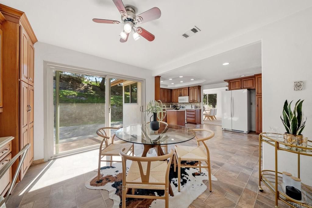 Dining room, Interior, Kitchen, Recessed Lighting