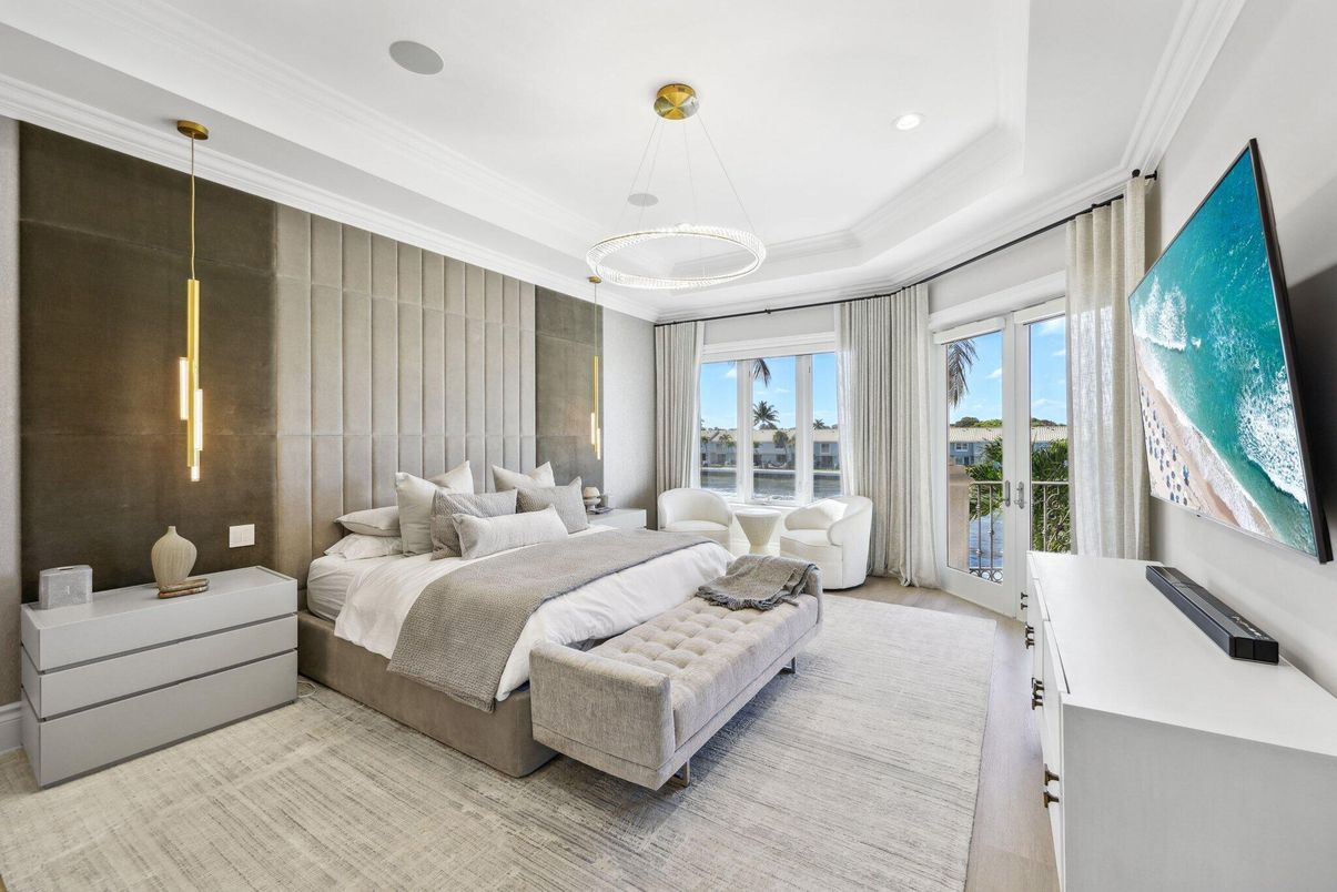 Bedroom, Interior, Pendant Lights, Recessed Lighting, Water