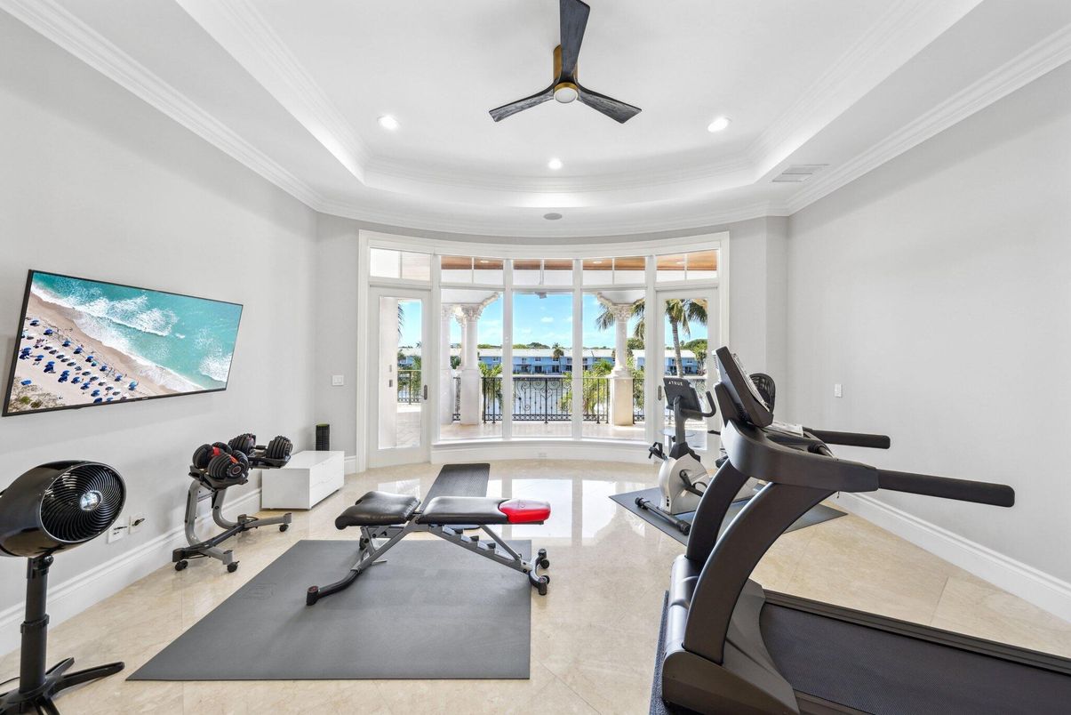 Fitness Equipment, Interior, Recessed Lighting, Water